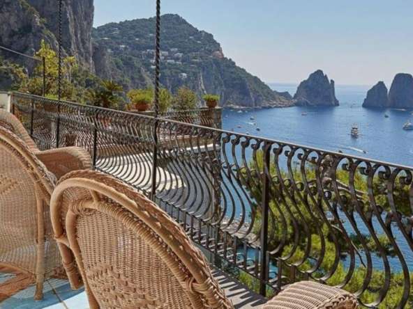 Villas for sale in Capri
